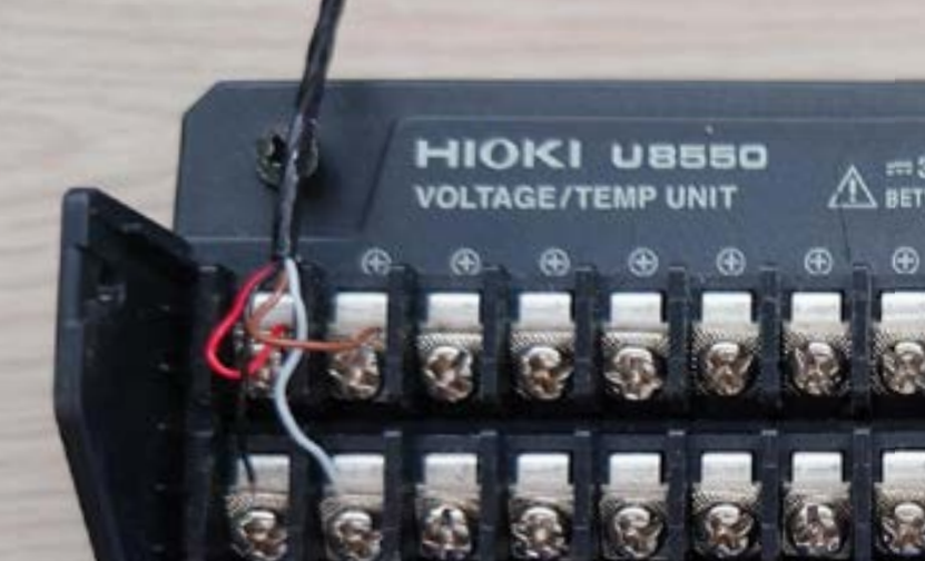 Heat flow and temperature wires connected to LR8450 data logger